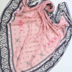 روسری فندی صورتی