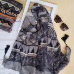 شال پاییزانه هندسی طوسی