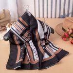 شال پاییزه زمینه هرمس شکلاتی (اوت لت)