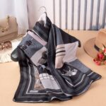 شال پاییزه هرمس زمینه طوسی (اوت لت)