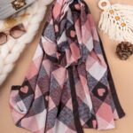 شال کج راه چهارخونه صورتی  (اوت لت)