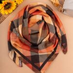 روسری مادرانه طرح چهارخونه آجری