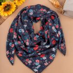 روسری مادرانه طرح گل ریز سرمه ای