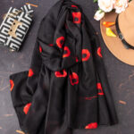 شال شقایق مشکی (ایراد چاپی جزئی)