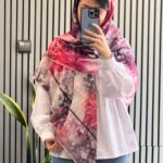 روسری طرحدار ارغوانی