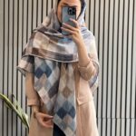 روسری چهارخونه آبی پاییزی