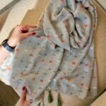 شال شکوفه پاستلی (ایراد جزئی)