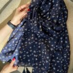 شال شکوفه سرمه ای (ایراد جزئی)