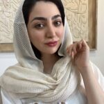 شال مانلی کرمی روشن