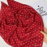 اسکارف خالخالی قرمز