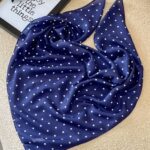 اسکارف خالخالی سرمه ای (ایراد جزئی)