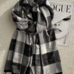 شال موهر چهارخونه طوسی