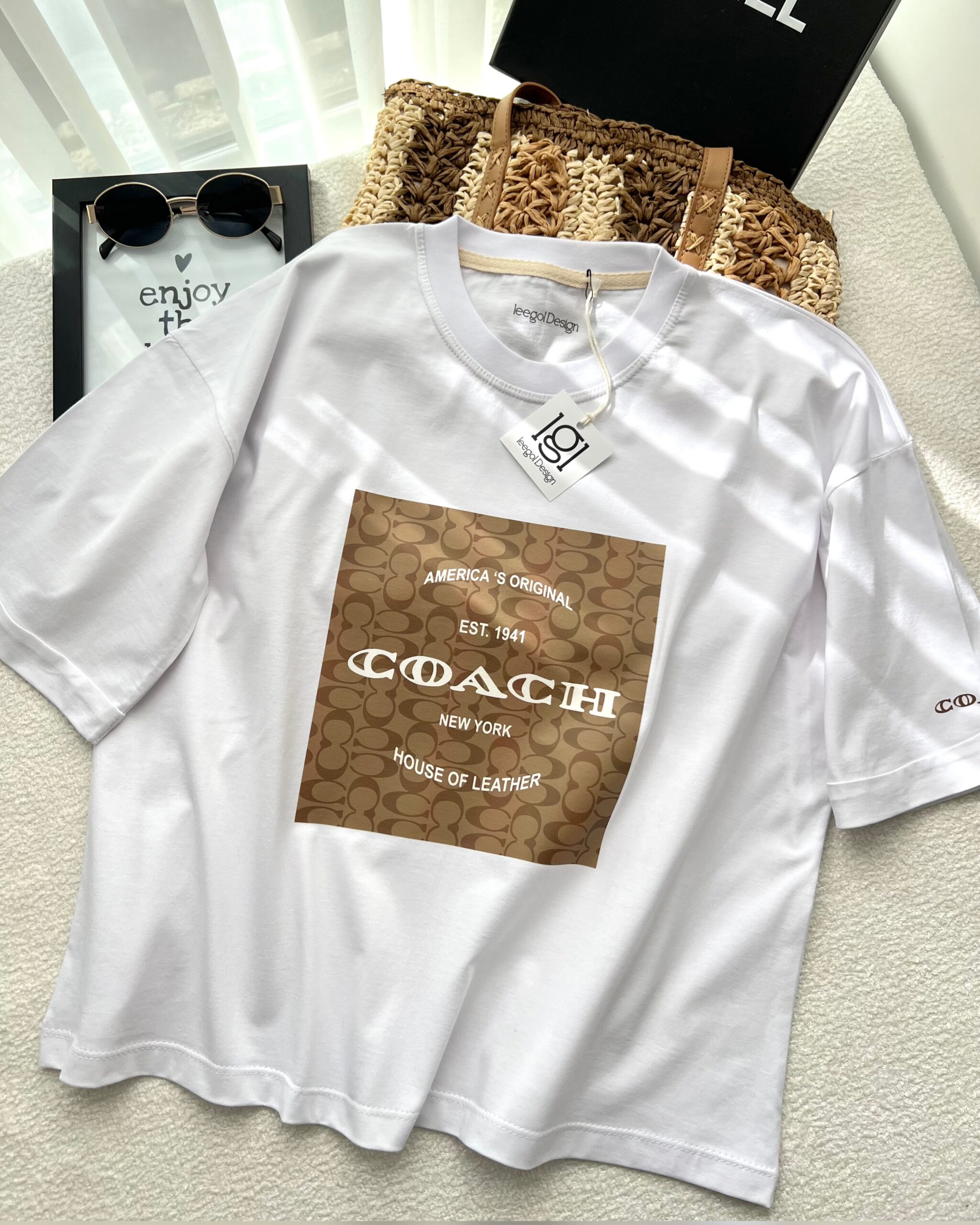 photo-output 4 تیشرت باکسی Coach - Image 1